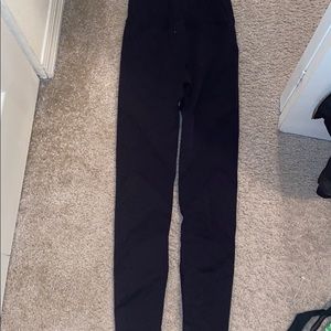 Black athletic leggings